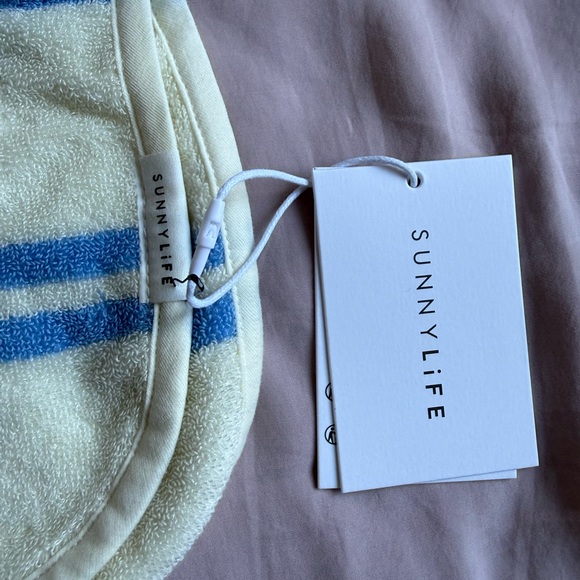 Sunnylife kids hooded towel blue stripe - Picture 3 of 6